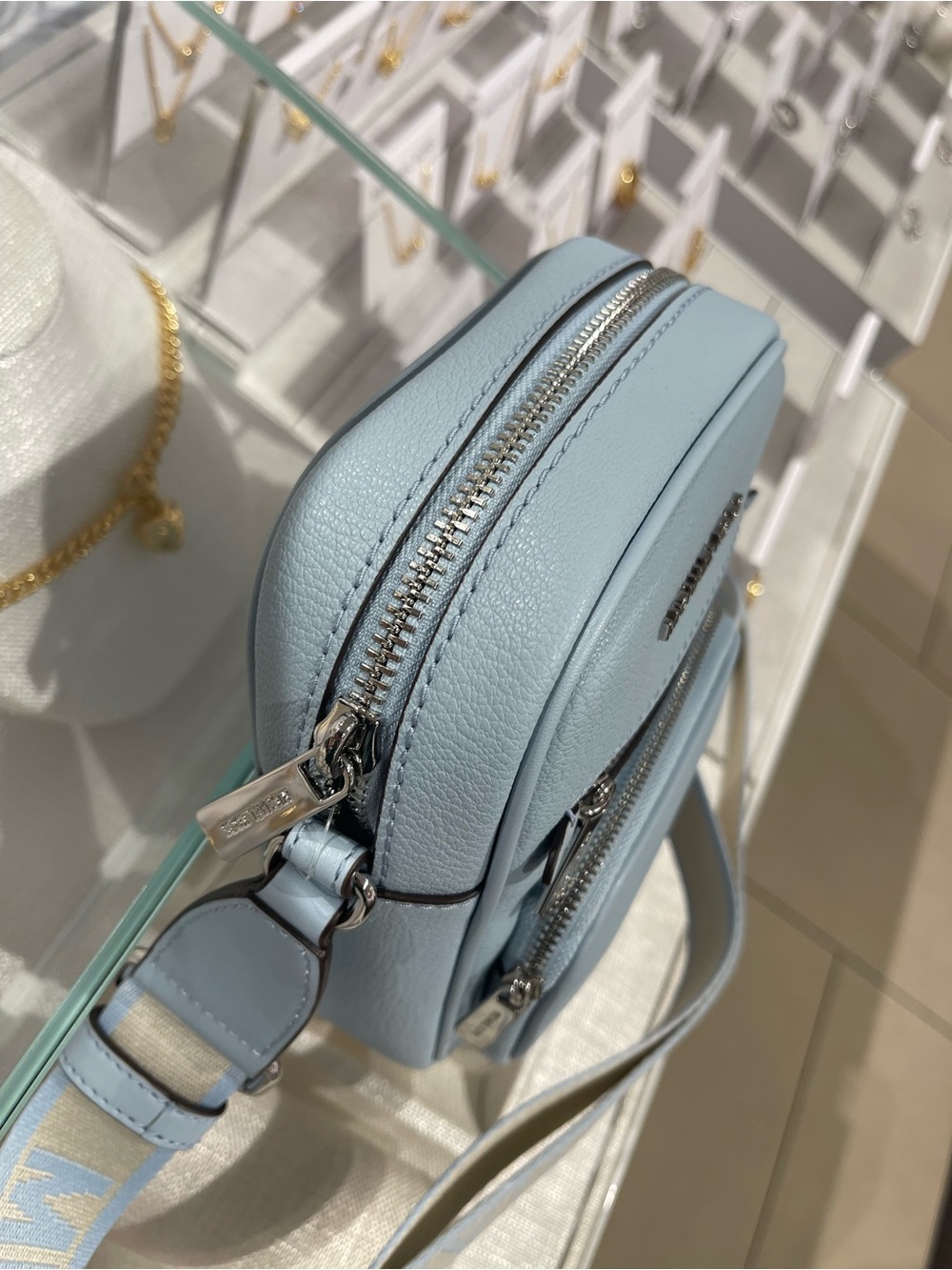Michael Kors Jet Set Med Flight Leather Crossbody Messenger Bag
Pale Ocean 
NWT - Picture 4 of 16